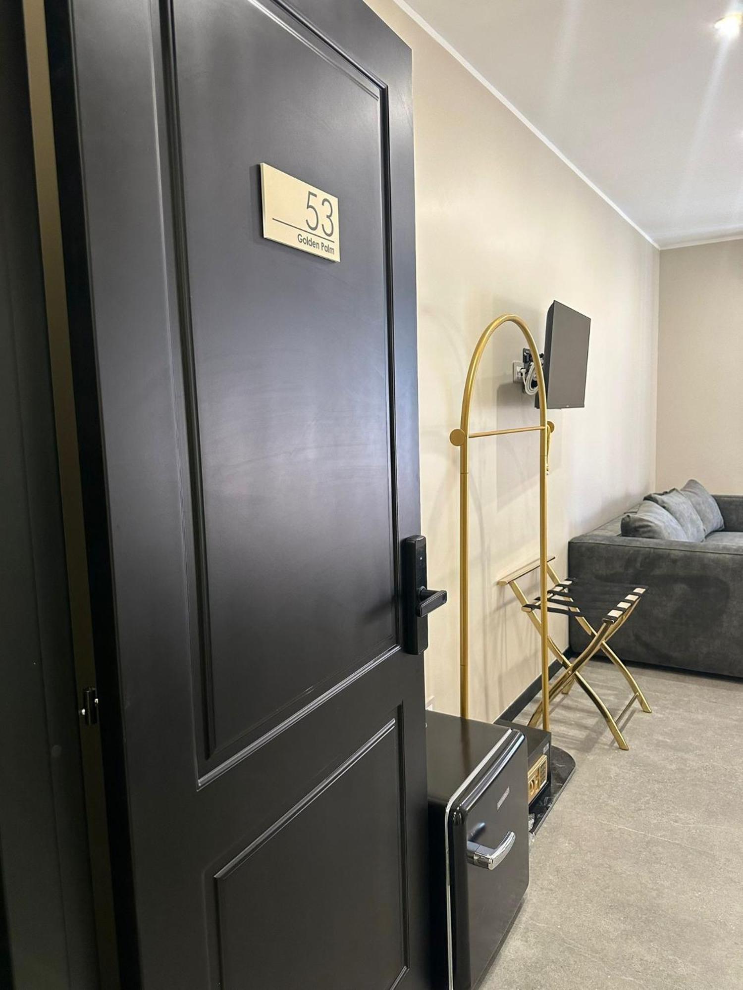 Golden Palm B&B Бари Екстериор снимка